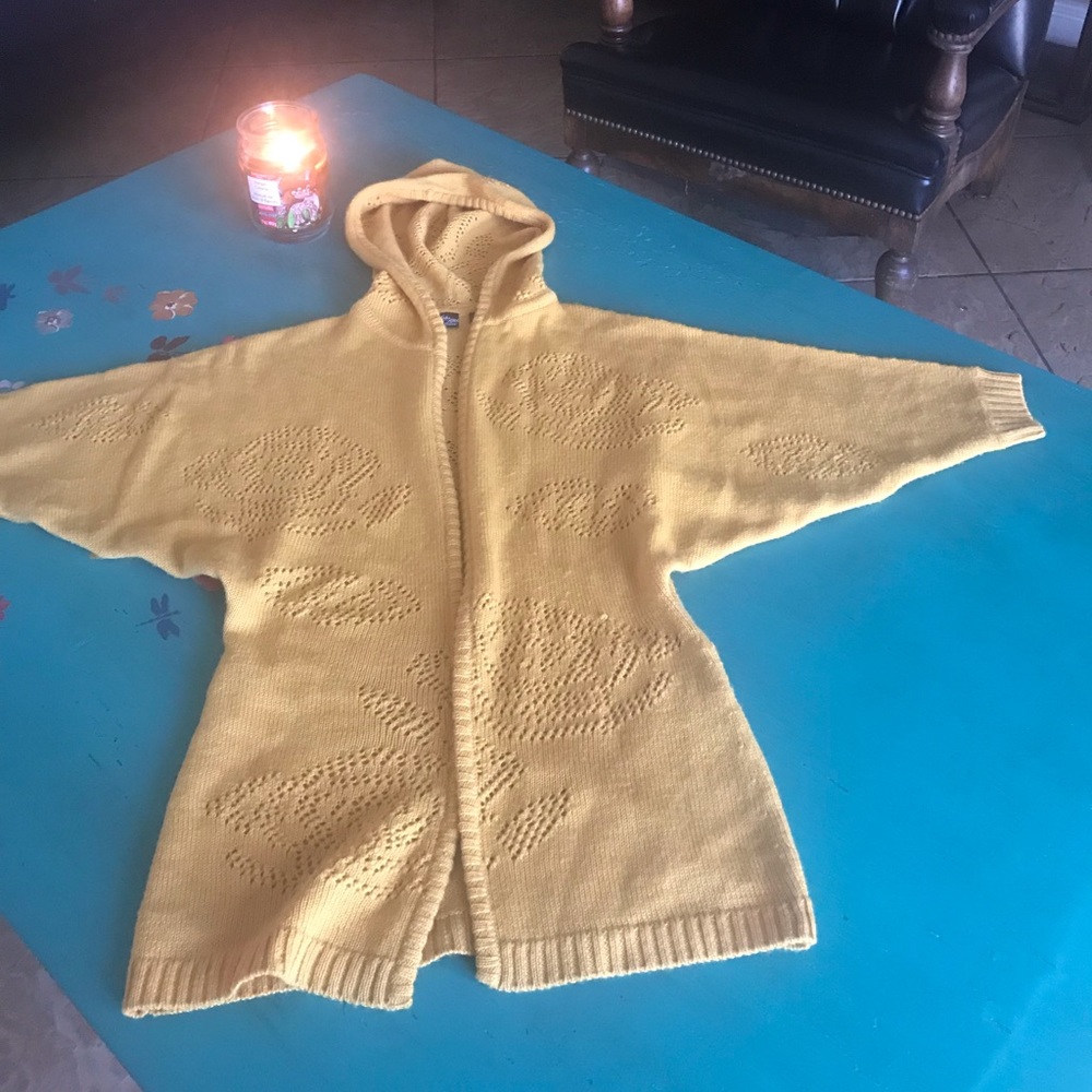 YELLOW BIRD CROCHET CARDIGAN
